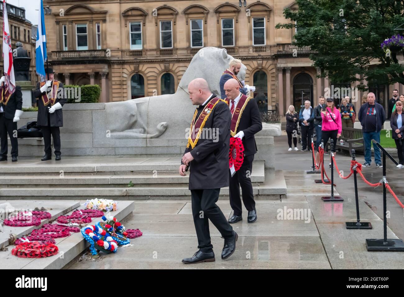 Glasgow, Écosse, Royaume-Uni. 21 août 2021. Les membres qui participent à la ville de Glasgow CAMPSIE Branch Club Apprentice Boys of Derry procession à travers les rues de la ville, y compris la pose d'une couronne au Cenotaph sur la place George. Credit: SKULLY/Alay Live News Banque D'Images