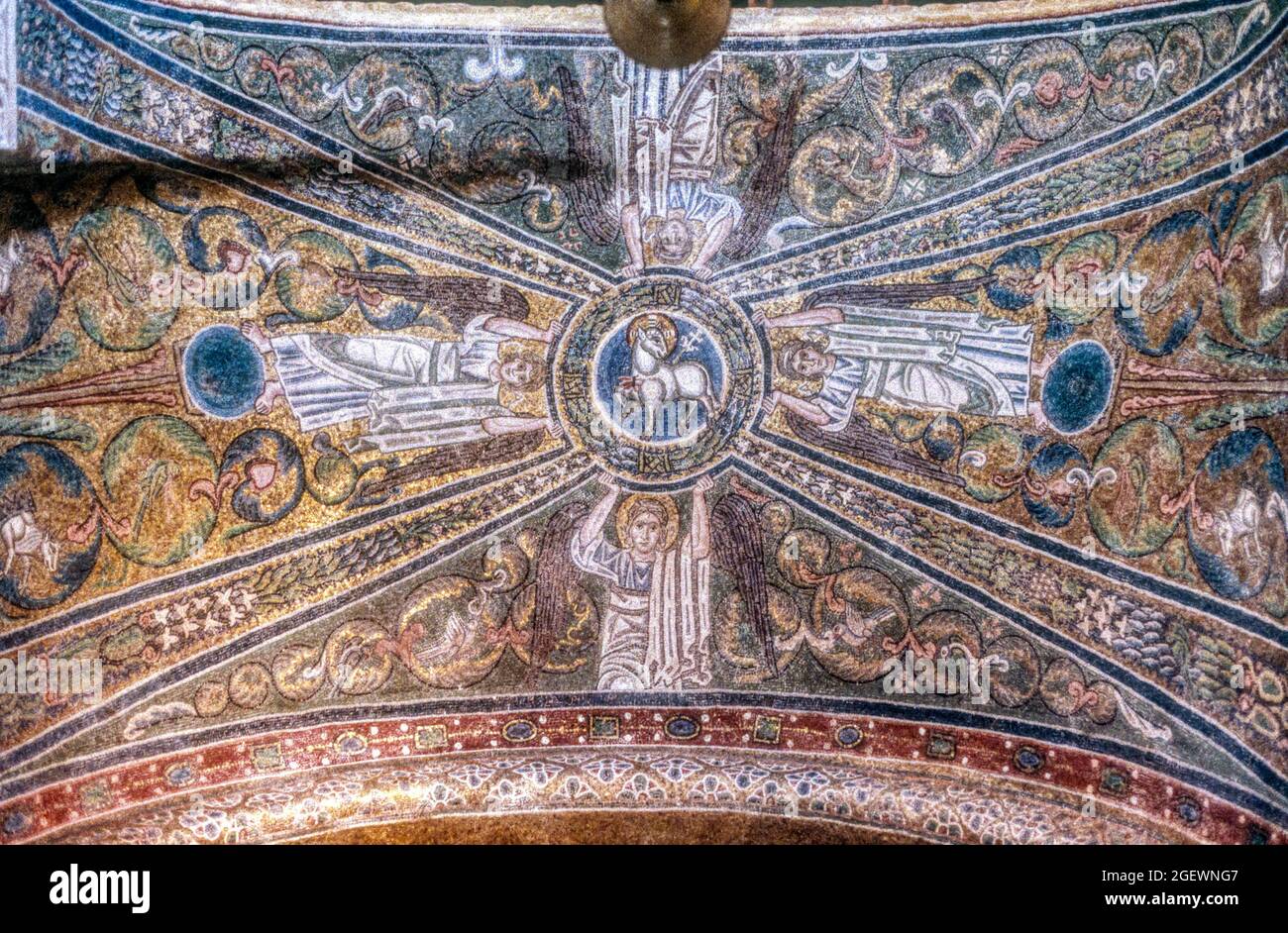 Détail des mosaïques de plafond dans la cathédrale de Santa Maria Assunta, Torcello. Banque D'Images