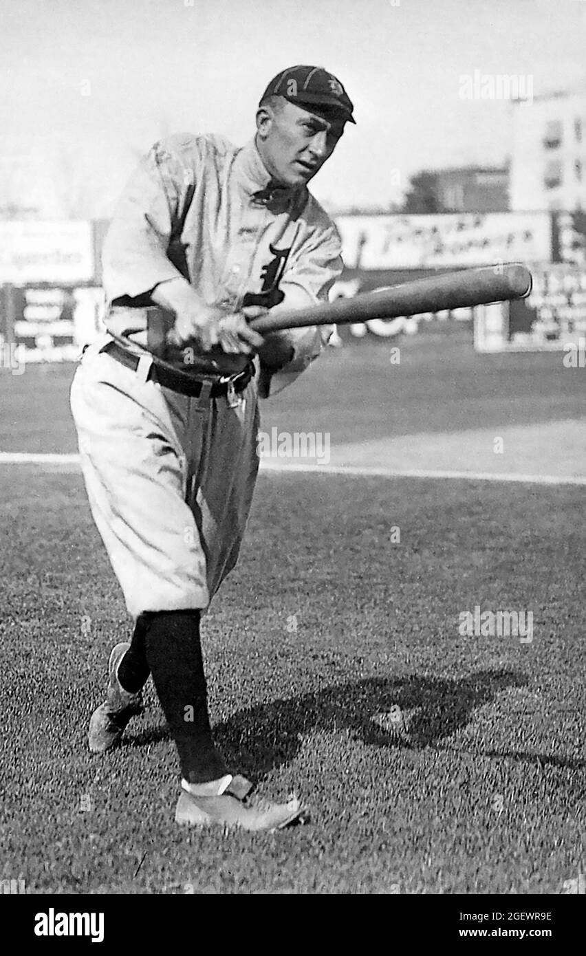 Photo vintage noir et blanc de la grande balle de baseball Ty Cobb Banque D'Images