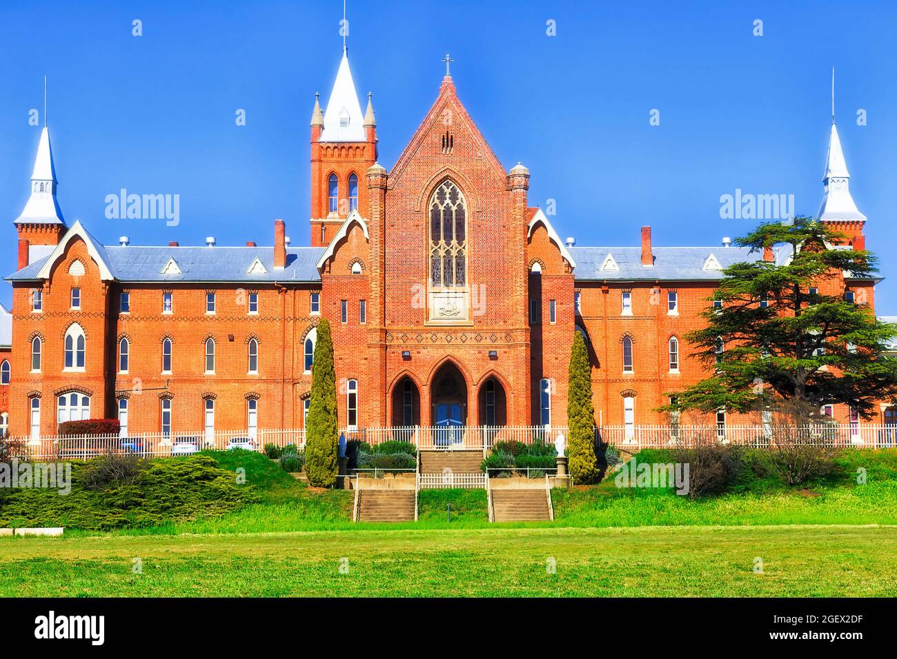 Établissement d'enseignement classique traditionnel - collège d'enseignement secondaire dans la ville rurale régionale australienne Bathurst. Banque D'Images