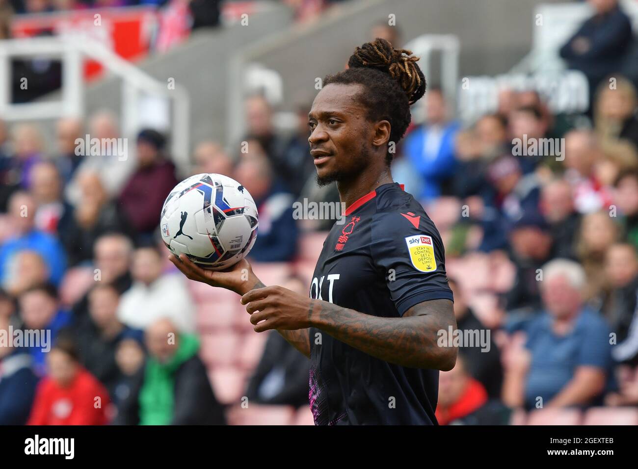 STOKE ON TRENT, ROYAUME-UNI. 21 AOÛT Gaetan Bong de la forêt de Nottingham lors du match de championnat Sky Bet entre Stoke City et la forêt de Nottingham au stade Bet365, Stoke-on-Trent, le samedi 21 août 2021. (Credit: Jon Hobley | MI News) Credit: MI News & Sport /Alay Live News Banque D'Images