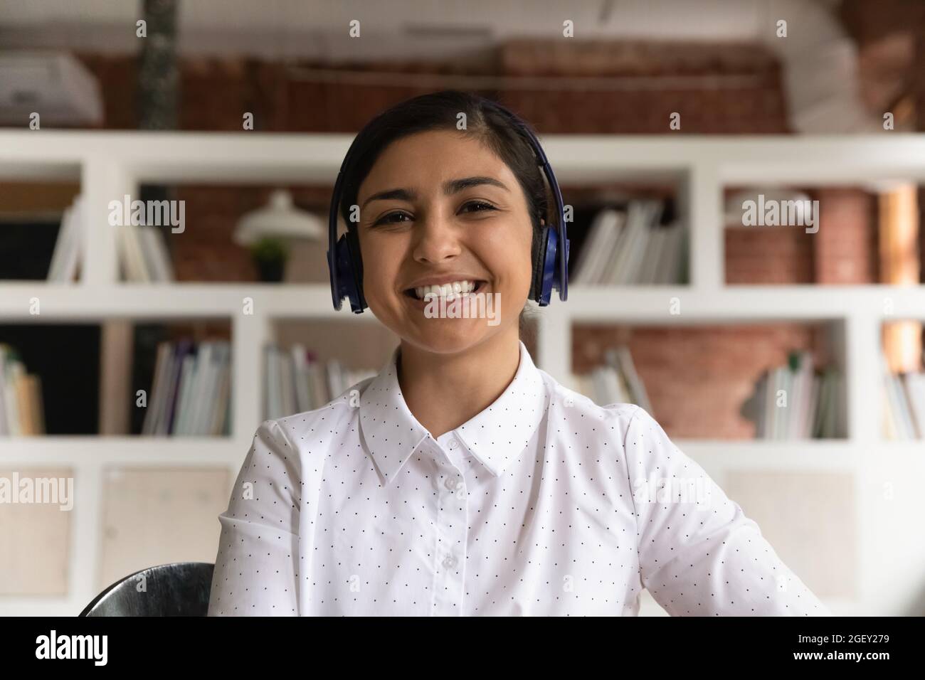 Webcam profil image femme indienne participe à l'événement d'appel vidéo Banque D'Images