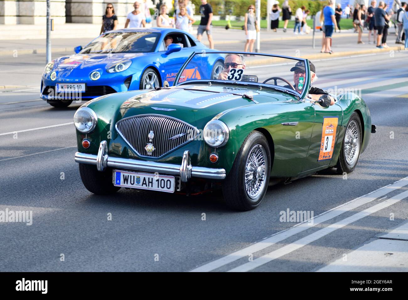 Vienne. Autriche. Les Journées classiques de Vienne 21.-22. Août 2021. Le musée de l'automobile roulant au centre de Vienne. Probablement Austin Healey 100/4 1954 Banque D'Images