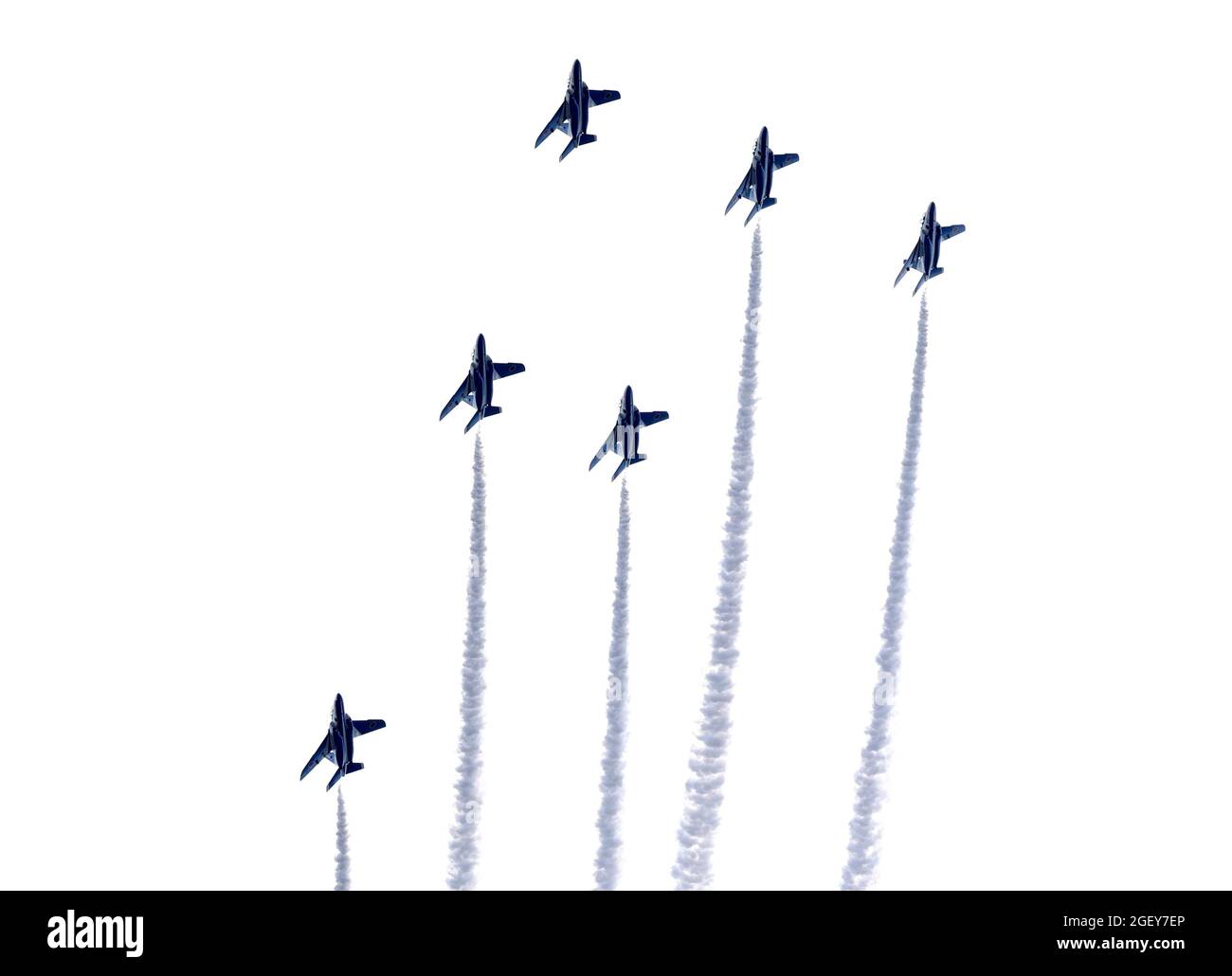22 août 2021, Tokyo, Japon - l'équipe aérobie Blue Impulse de la Force aérienne japonaise de défense aérienne démontrera à fumer dans le ciel à Tokyo pour une série sèche de vols de célébration pour les Jeux paralympiques de Tokyo 2020 à venir, le dimanche 22 août 2021. Les Jeux paralympiques de Tokyo débuteront du 24 août au 5 septembre. (Photo de Yoshio Tsunoda/AFLO) Banque D'Images