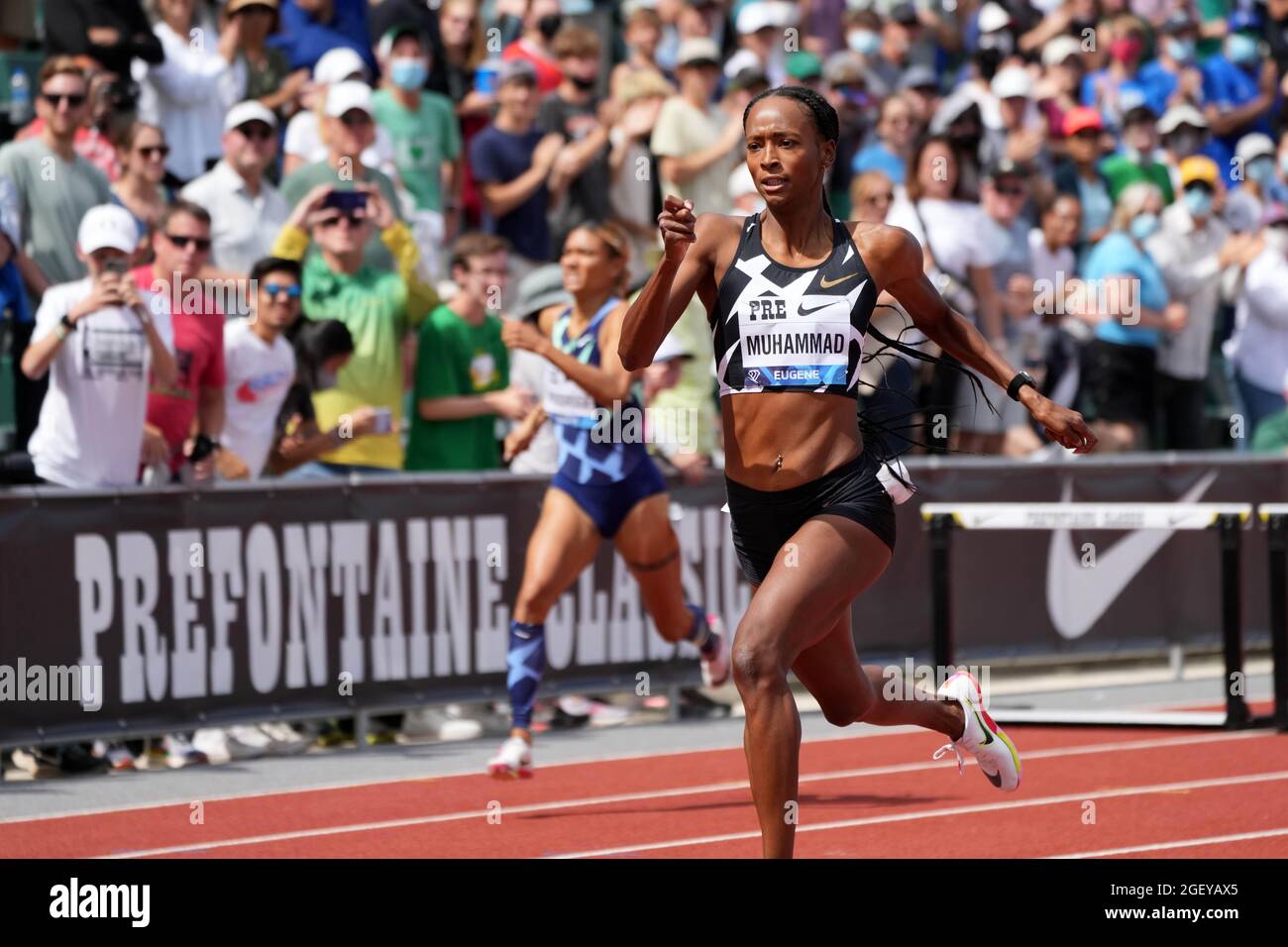 Dalilah Muhammad (Etats-Unis) remporte les 400 m haies des femmes en 52.77 lors de la 46e Prefontaine Classic, samedi 21 août 2021, à Eugene, Our. Banque D'Images