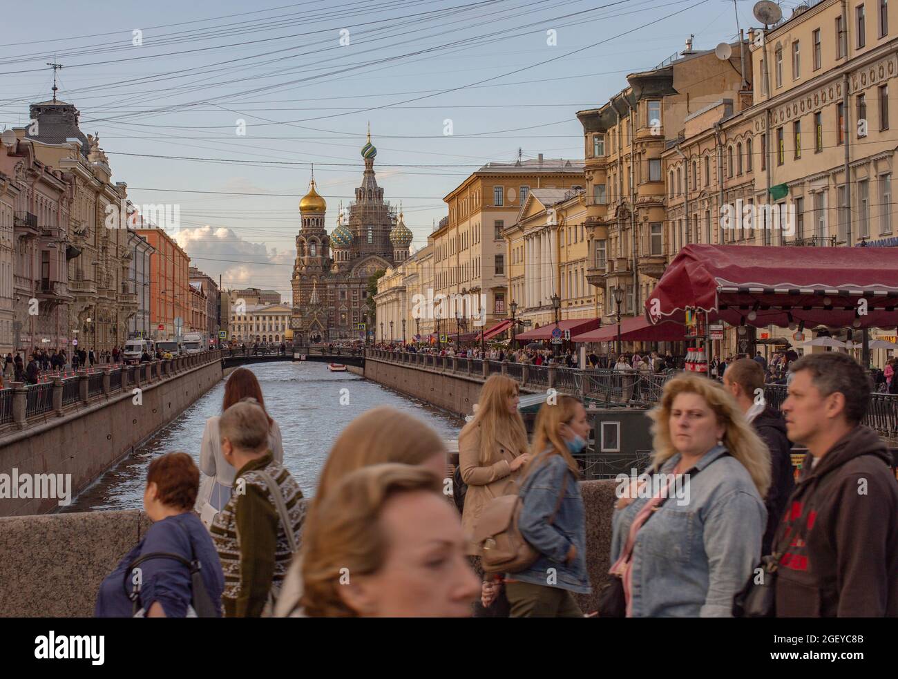 Nevsky Prospekt, à pied Banque D'Images