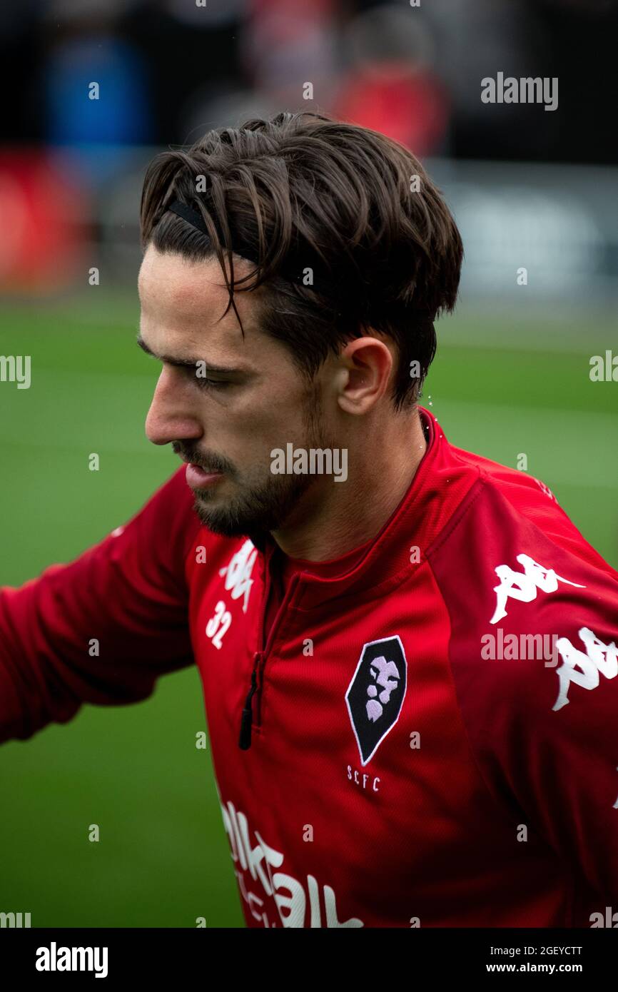 Stade Peninsula. Salford City 0-1 Swindon Town. Liam Shepherd of Saford City FC. 21 août 2021. Banque D'Images