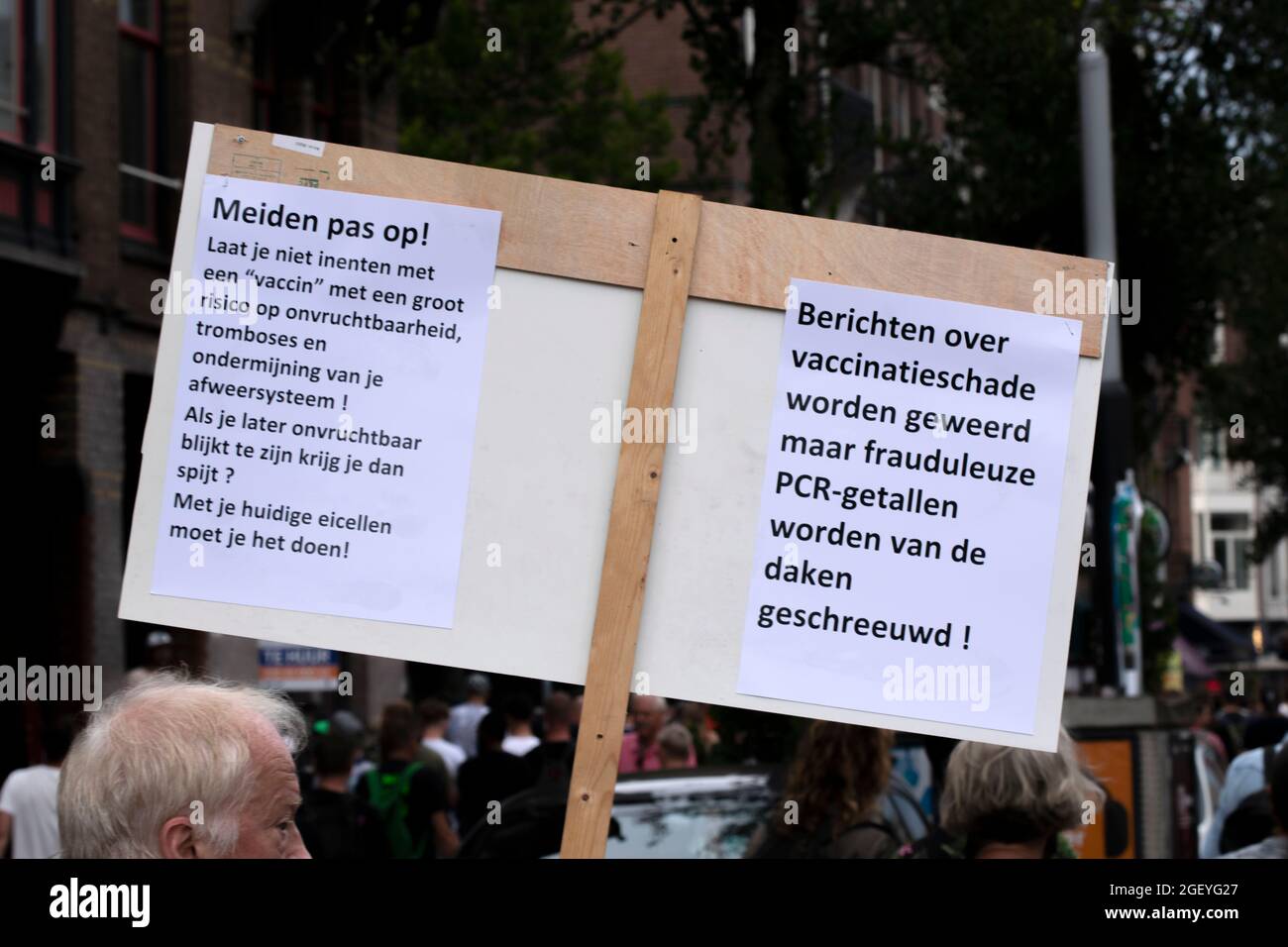 Le général Wappie Billboard à la démonstration Unmute US à Amsterdam, pays-Bas 21-8-2021 Banque D'Images
