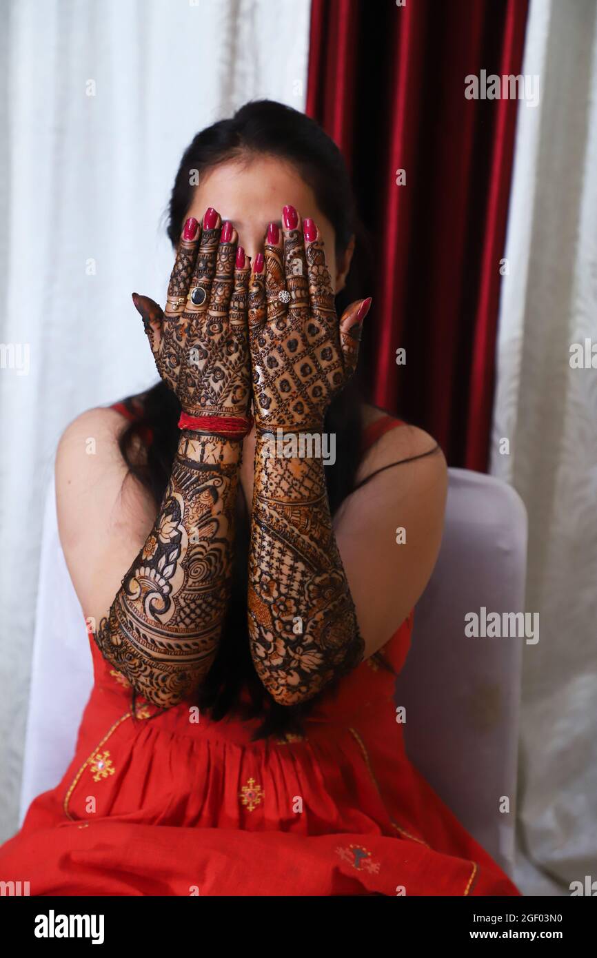 Heena Tattoo joliment décoré. Mariée avec Mehandi Design. Mariage indien. Banque D'Images