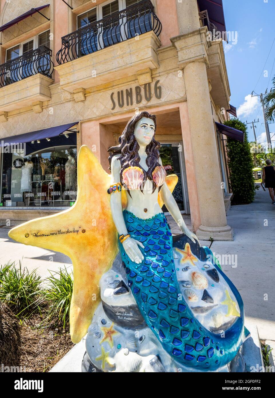 La sculpture Mermaid sur l'avenue Venice fait partie d'un projet d'art public du Centre d'art de Venise appelé FantaSea Venice à Venise Floride USA Banque D'Images