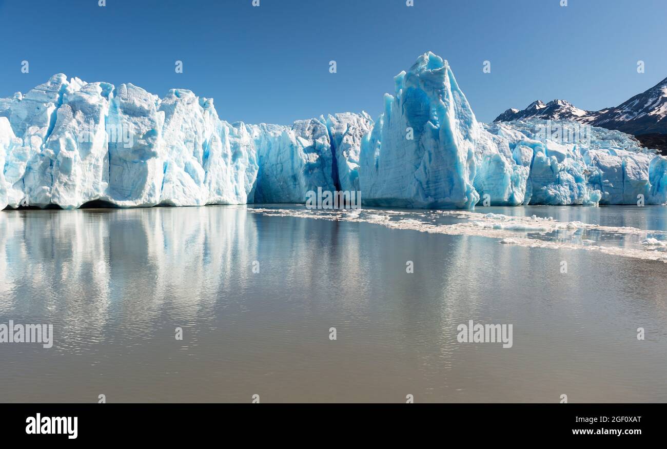 Glacier Gray par lac Lago Grey, parc national Torres del Paine, Patagonie, Chili. Banque D'Images