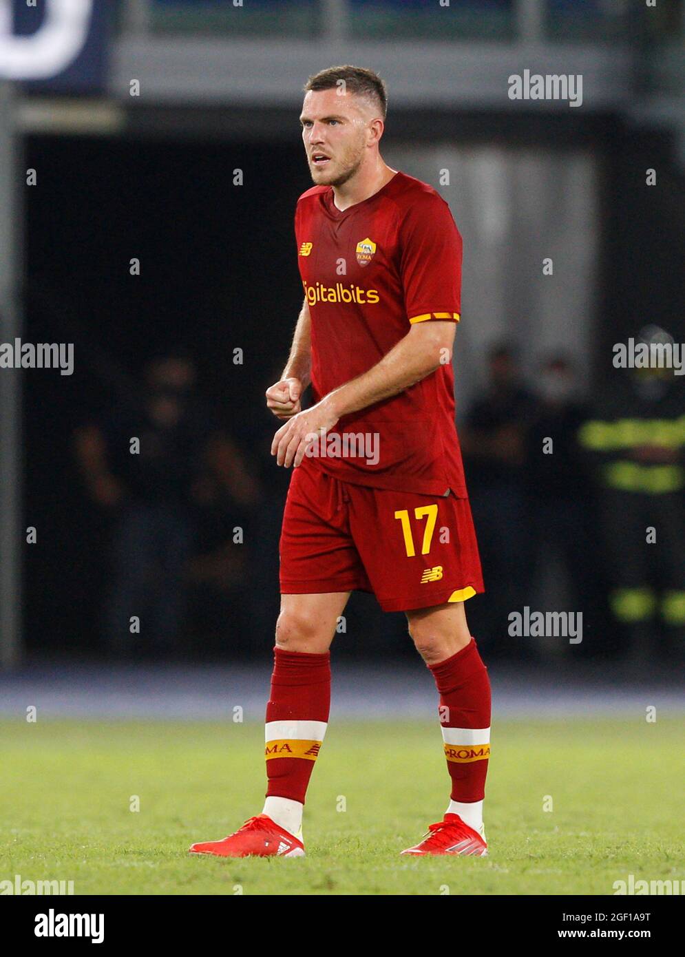 Rome, Italie. 22 août 2021. Jordan Veretout, d'AS Roma, célèbre après avoir obtenu son score lors du match de football Serie A entre Roma et Fiorentina au stade olympique. Crédit: Stefano Massimo/Alay Live News Banque D'Images