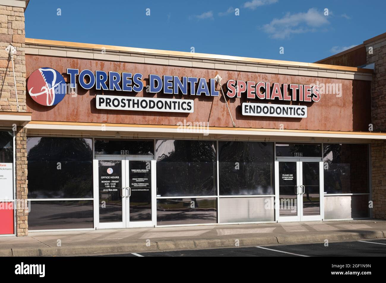 Cabinet dentaire spécialisé en prosthodontie et endodoncs Georgetown, Texas USA Banque D'Images