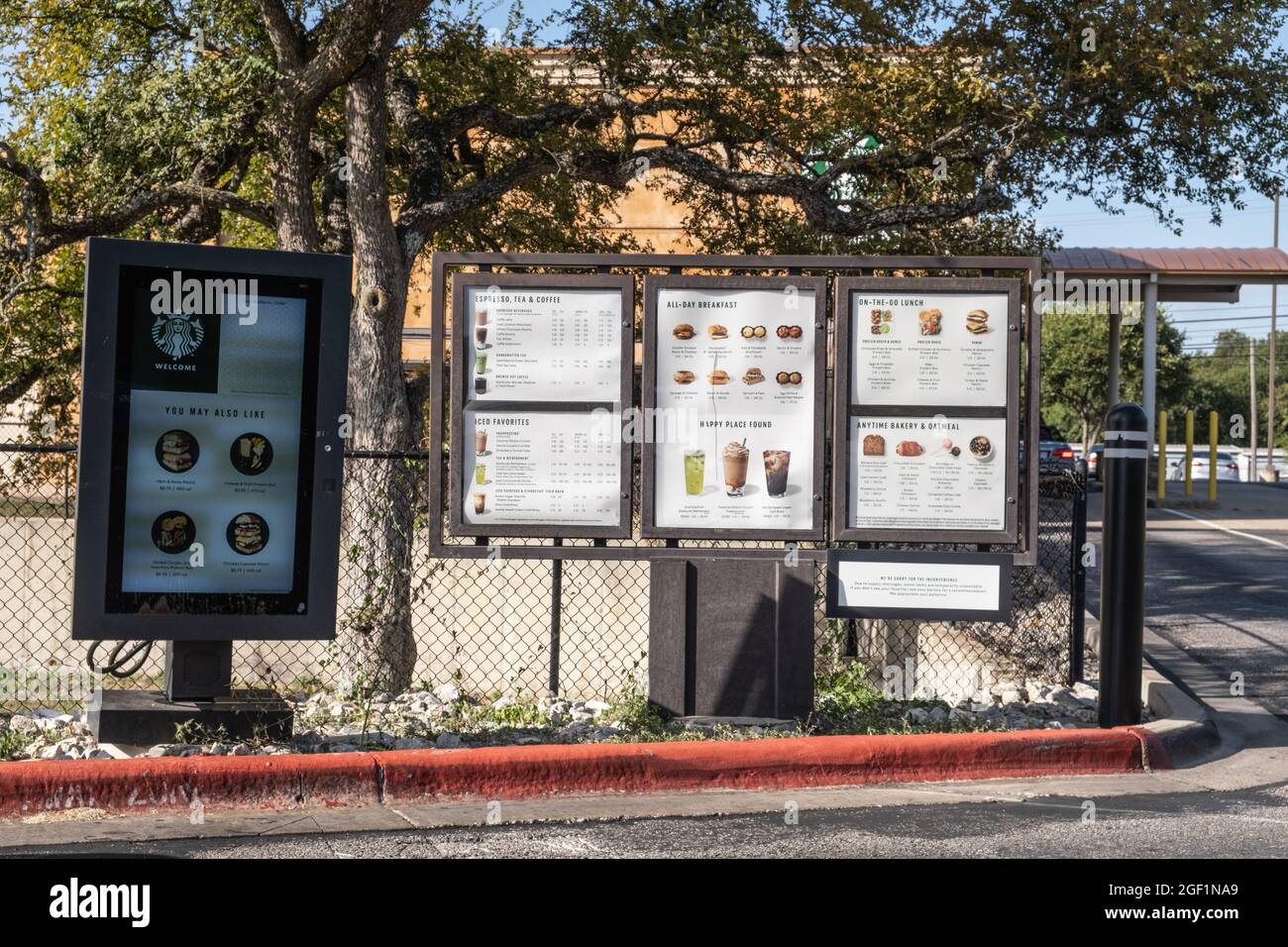 Georgetown, Texas, États-Unis - sélection de menus à la borne de commande du drive-in du café Starbucks Banque D'Images