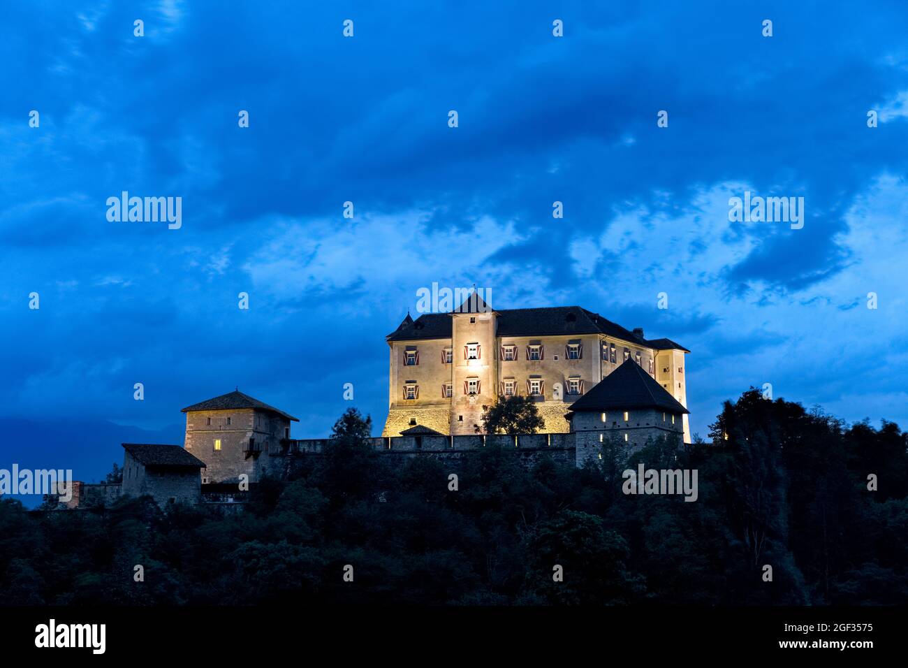 Le musée de Castel Thun est l'une des plus nobles résidences de Trentin. Vigo di ton, non Valley, Trentin-Haut-Adige, Italie. Banque D'Images