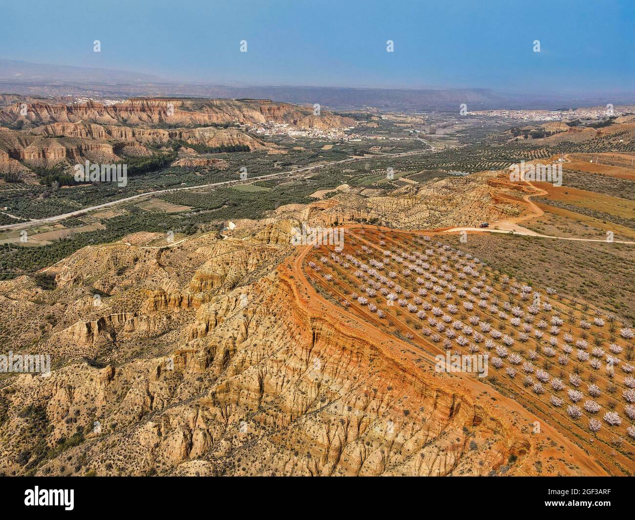 Photo aérienne d'un plateau à Beas de Guadix à Grenade, Espagne Banque D'Images