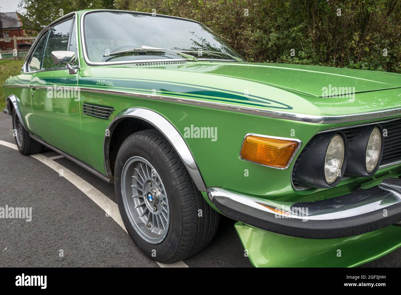 Voiture de sport deux portes BMW 3.0 CLS vert clair. Banque D'Images