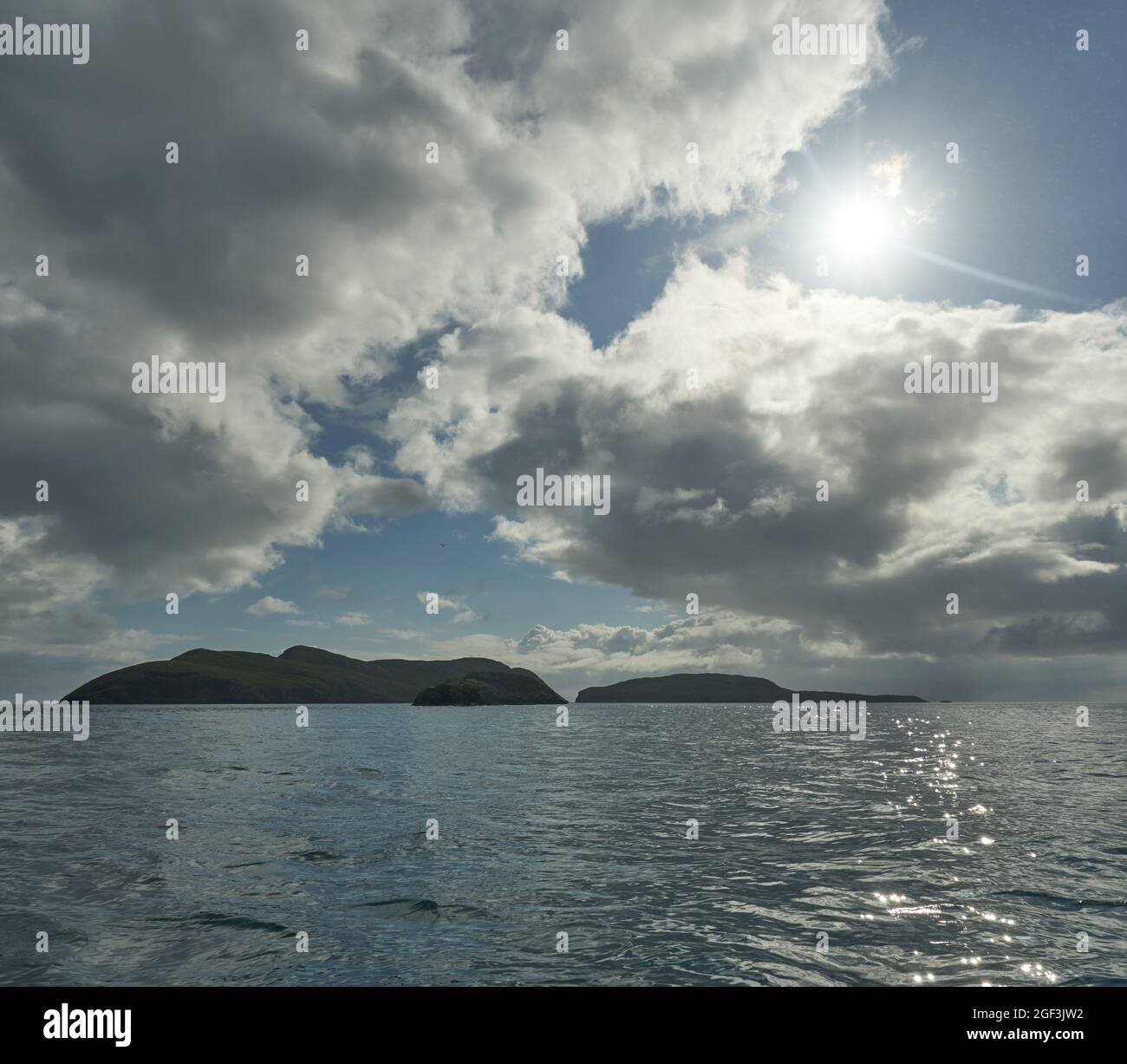 Les Shiant Isles vus d'un bateau lors d'une excursion d'une journée pour les visiter. Banque D'Images