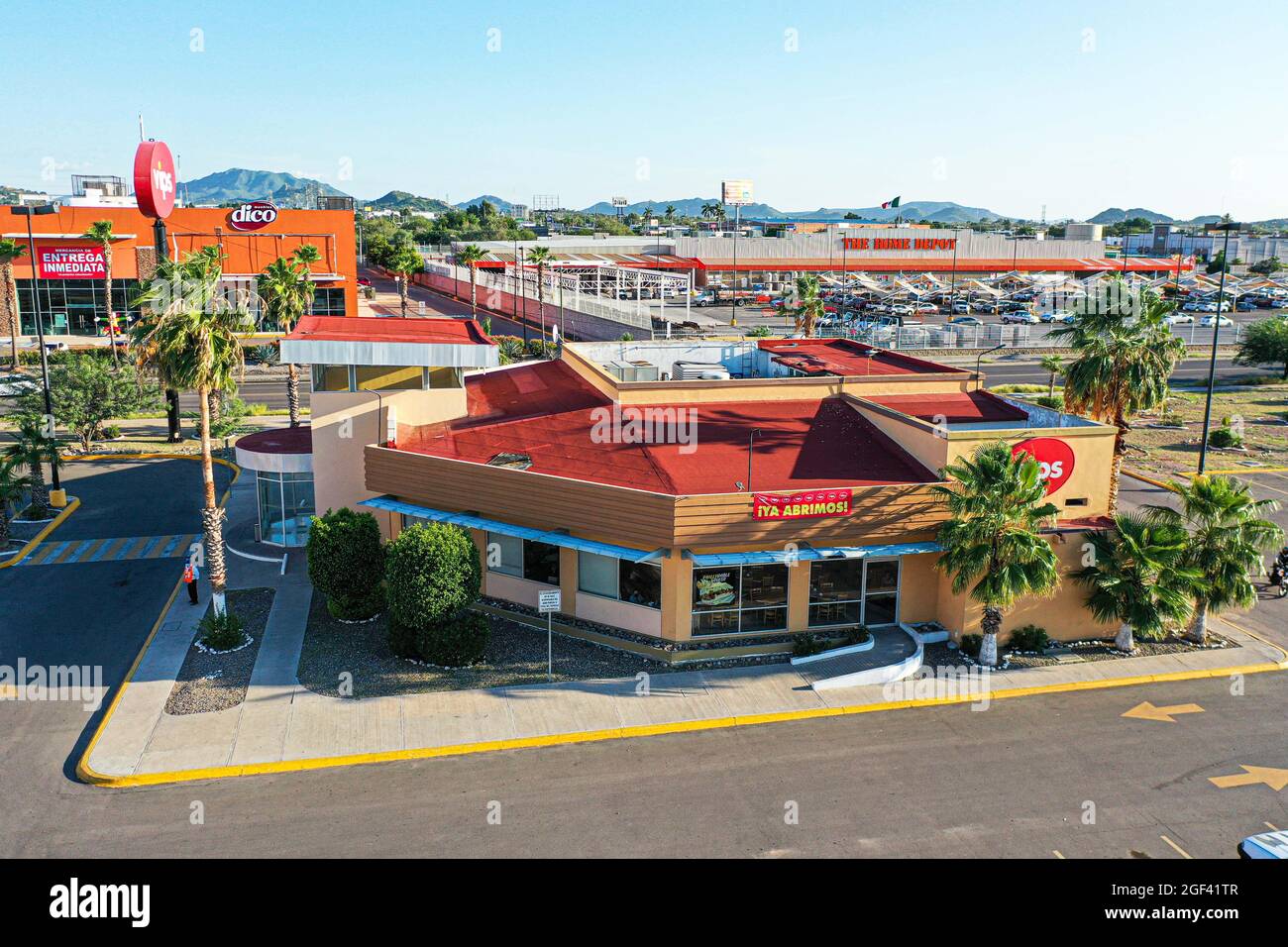 Restaurant VIP sur le Paseo Río Sonora à Vado del Rio Sonora. Hermosillo, Sonora Mexique. (Photo de Luis Gutierrez / NortePhoto.com) Restaurante VIP Banque D'Images