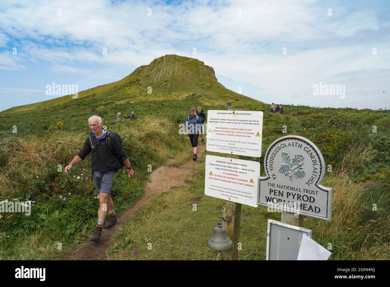 Vue sur la chaussée de Worm's Head près de Rhossili, sur la péninsule de Gower, dans le sud du pays de Galles. Date de la photo : dimanche 8 août 2021. Photo: Richard Gray/Alay Banque D'Images