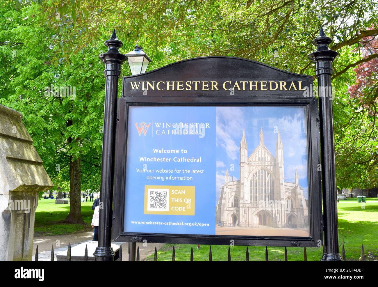Panneau touristique de la cathédrale de Winchester au Royaume-Uni. Banque D'Images