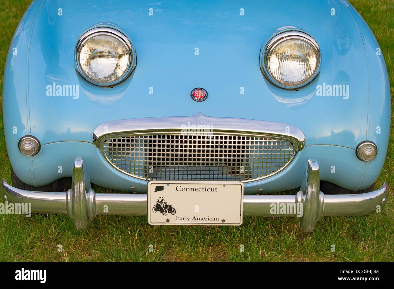 Essex, CT USA - 21 juin 2011 : avant-plan distinctif d'Austin-Healey Sprite au salon de voiture de village mardi soir. Les phares « Frogeye » sont bien en vue Banque D'Images