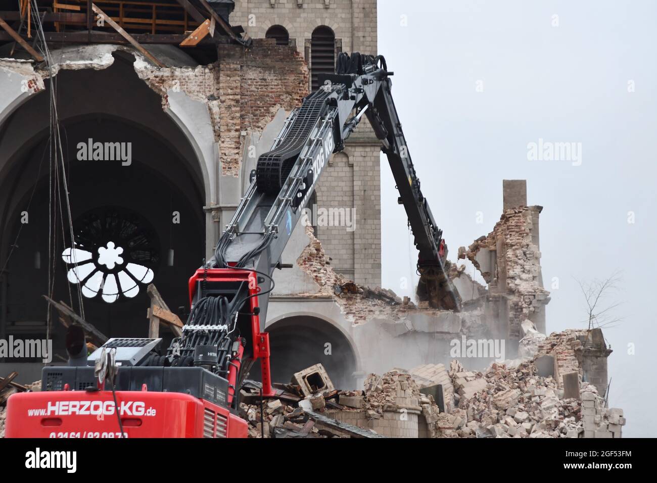 IMMERRATH, ALLEMAGNE - 08 janvier 2018 : démolition de la cathédrale Saint-Lambertus à Immerrath, Allemagne Banque D'Images