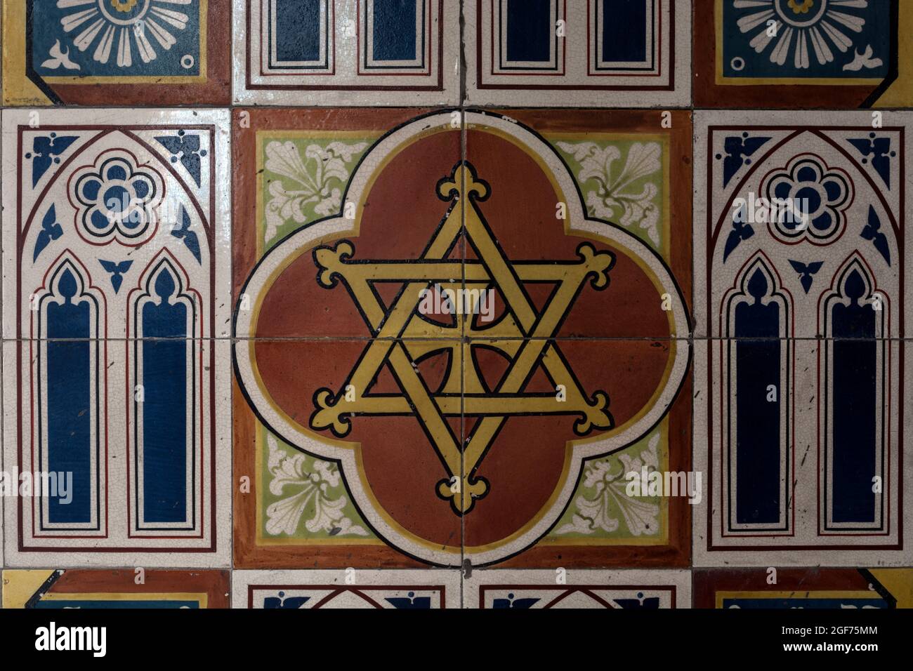 Star of David, reledos tuiles detail, All Saints Church, Harbury, Warwickshire, Angleterre, Royaume-Uni Banque D'Images