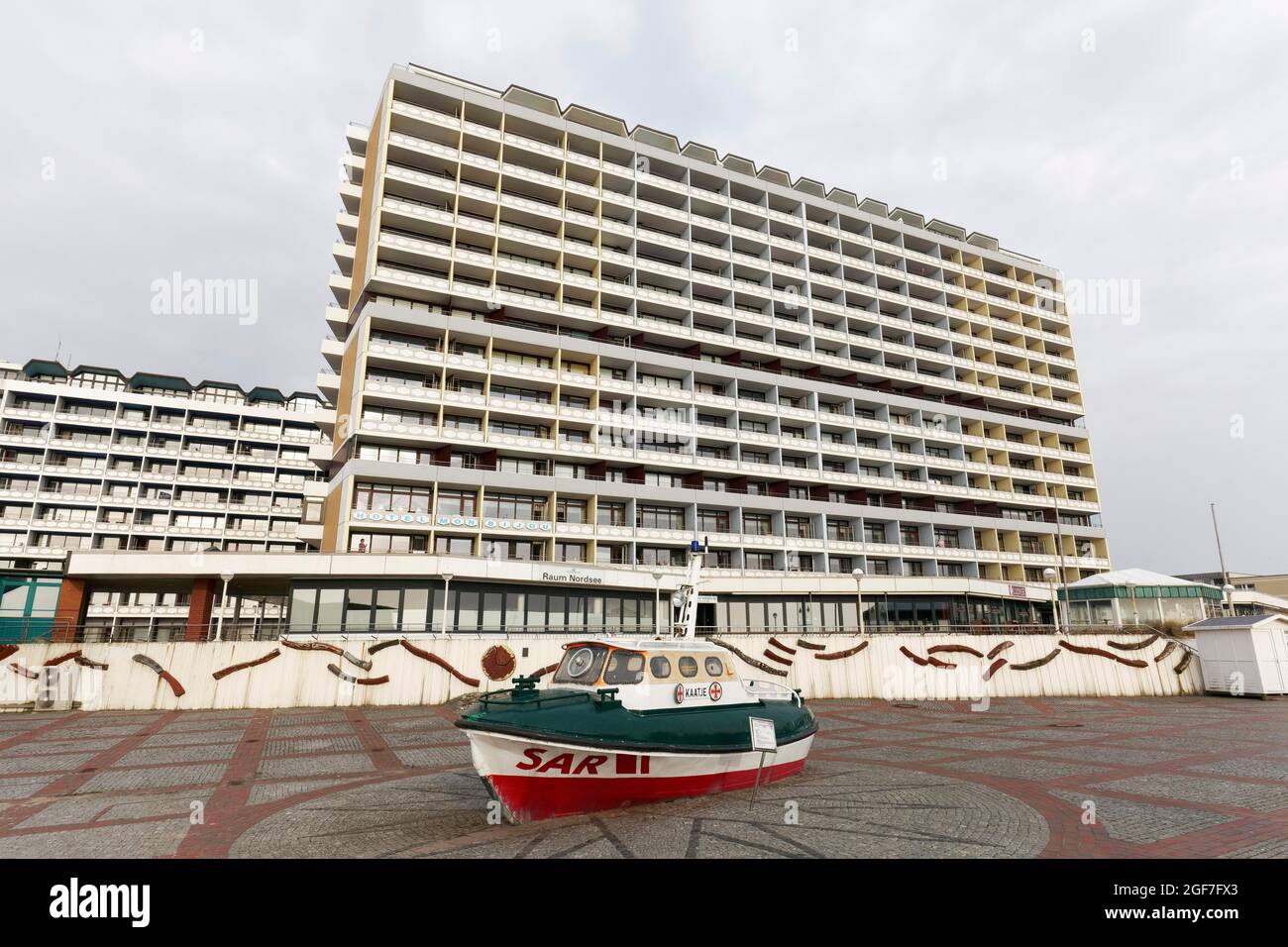 Nouveau centre de spa avec appartements de vacances, complexe de construction des années 1960, Westerland, Sylt, Iles frisonnes du Nord, Schleswig-Holstein Banque D'Images