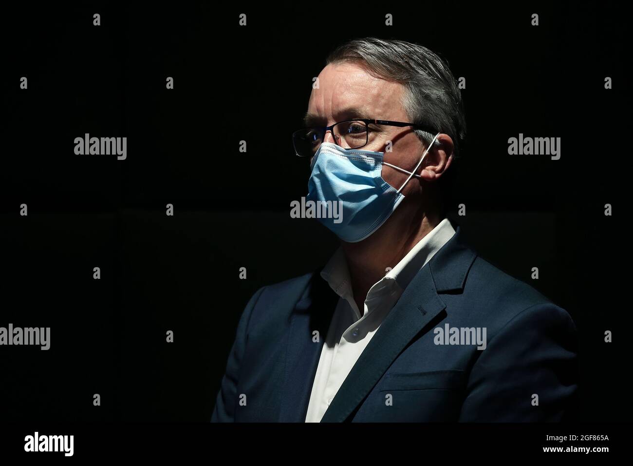 Melbourne, Australie, 26 septembre 2020. Le député Martin Foley se penche sur l'annonce du nouveau ministre de la Santé de Victoria lors d'une conférence de presse au Treasury Theatre. La ministre de la Santé de Victoria, Jenny Mikakos, a démissionné samedi après l'enquête de quarantaine de l'hôtel. Le premier ministre Daniel Andrews a témoigné le dernier jour de l'enquête, vendredi, disant qu'il considérait Jenny Mikakos comme responsable du programme qui a finalement mené à la deuxième vague COVID-19 de Victoria. Crédit : Dave Helison/Speed Media/Alamy Live News Banque D'Images