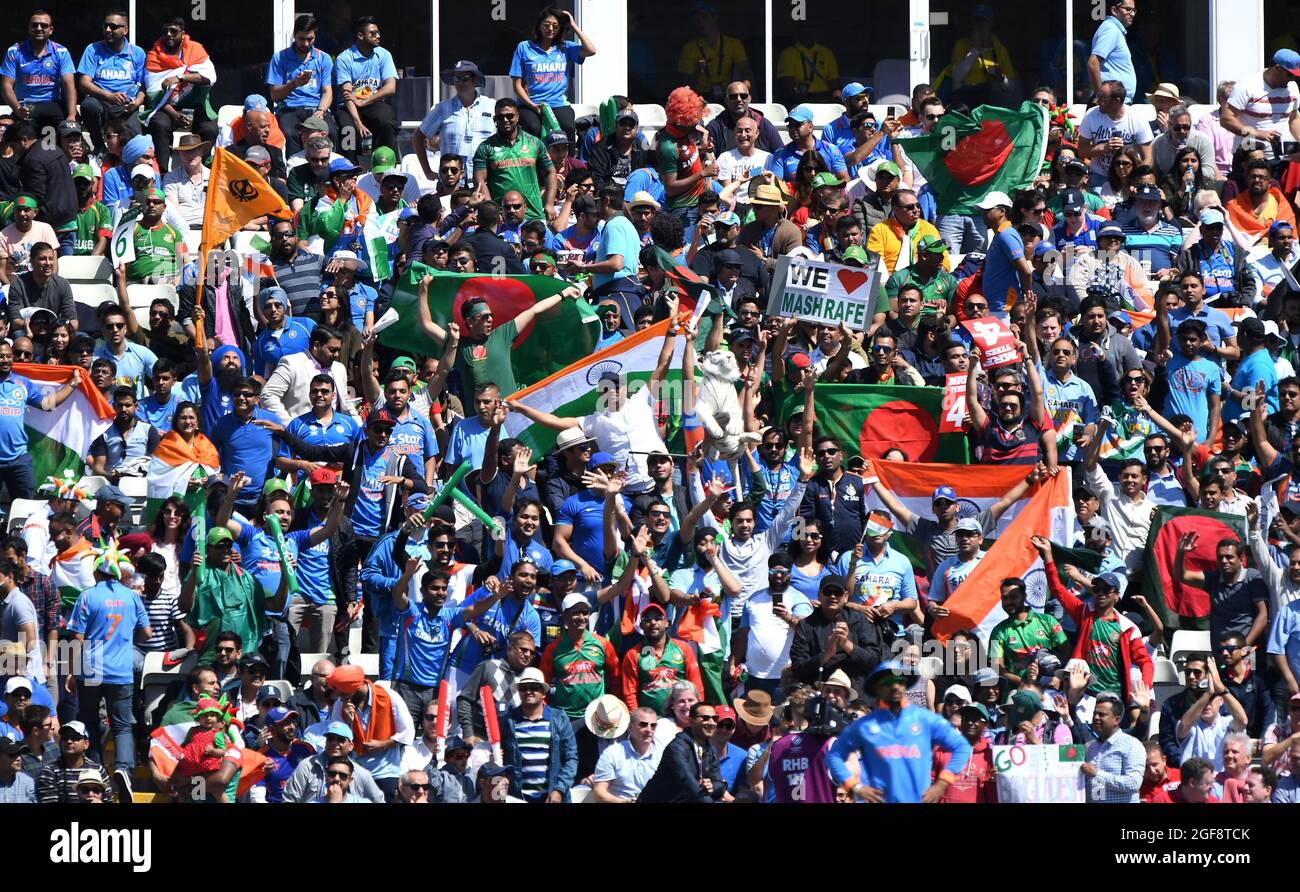 Supporters indiens et bangladais de cricket Inde / Bangladesh Trophée des champions de la CPI 15/06/2017 Banque D'Images