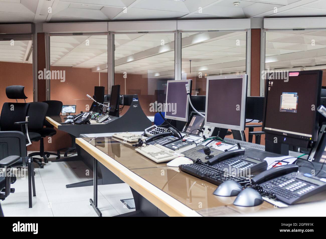 KOUROU, GUYANE FRANÇAISE - 4 AOÛT 2015: Centre de contrôle de la fusée Vega à Ariane zone de lancement 3 immeuble au Centre Spatial Guyanais (Centre spatial de la Guyane) i Banque D'Images