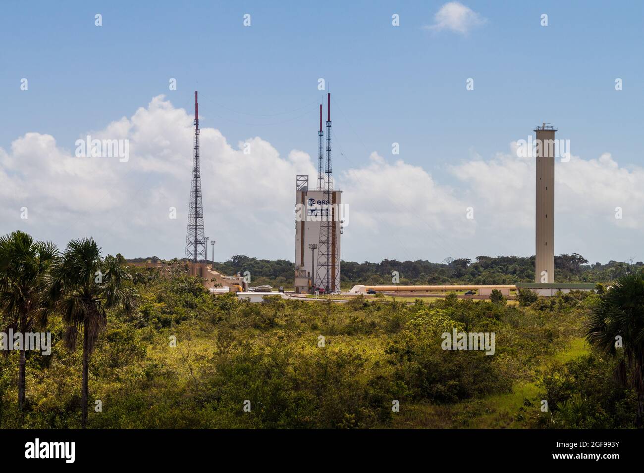 KOUROU, GUYANE FRANÇAISE - 4 AOÛT 2015 : zone de lancement Ariane 3, bloc de lancement des fusées Ariane 5, au Centre Spatial Guyanais (Centre spatial de la Guyane) à Kour Banque D'Images