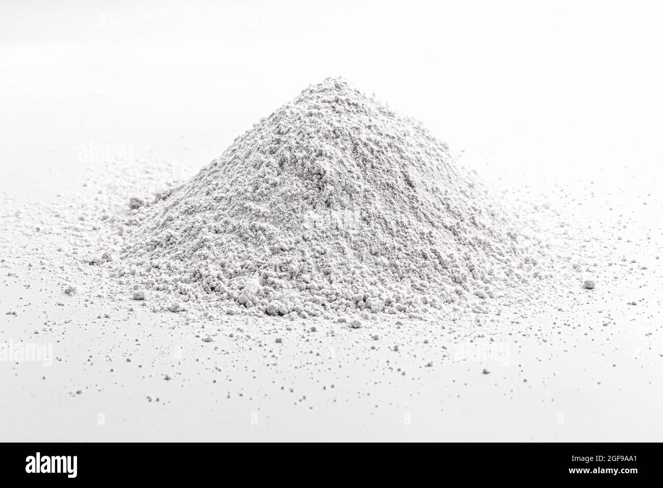 Le sulfure de calcium est un composé inorganique solide dont la formule chimique est cas, utilisé dans la production de certains types de peintures, de céramiques et de papier. Banque D'Images