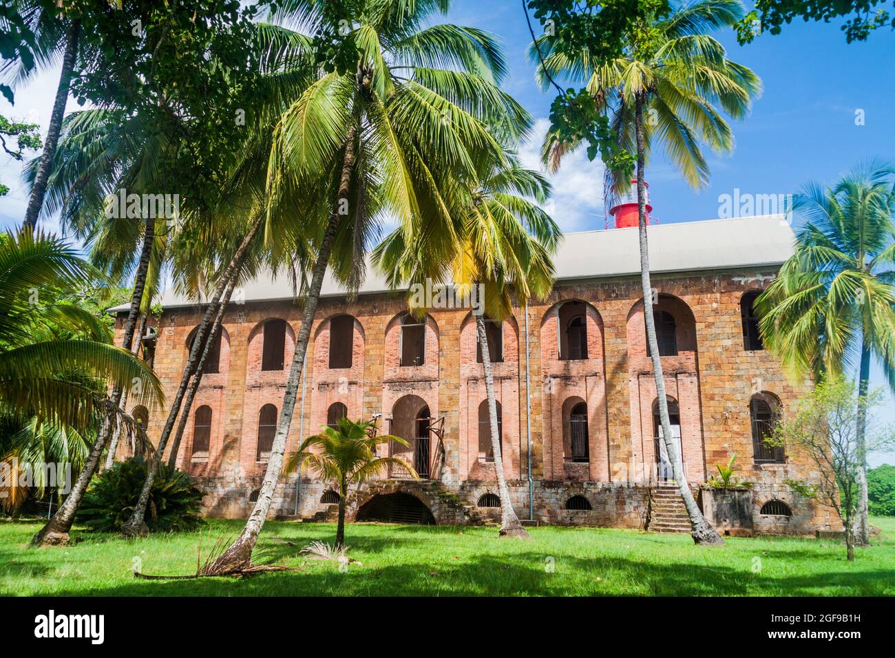 Ancienne colonie pénitentiaire à l'Ile Royale, une des îles des Iles du Salut en Guyane française Banque D'Images