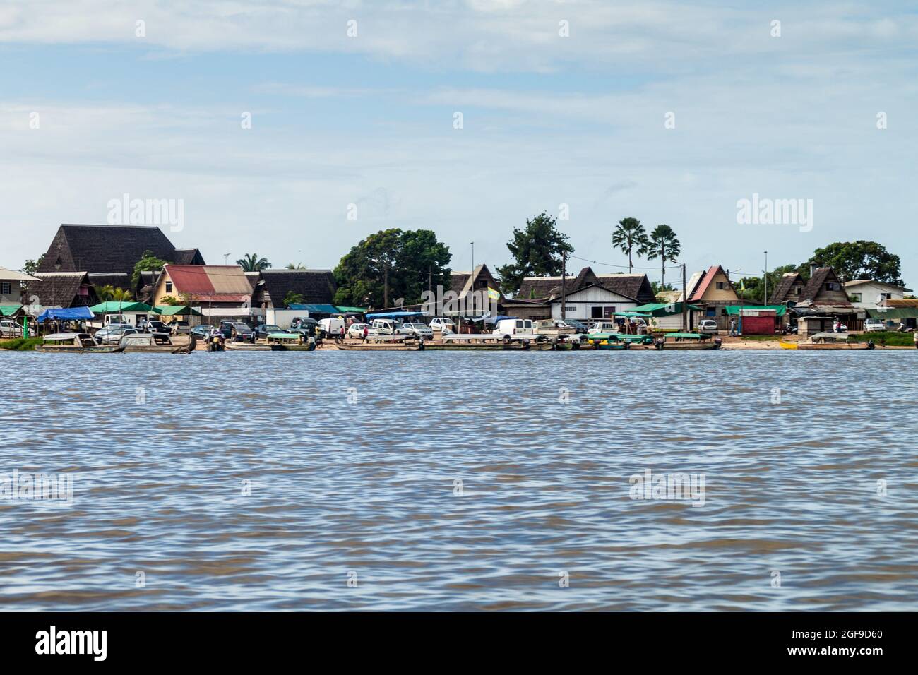 Berges de St Laurent du Maroni, Guyane française Banque D'Images