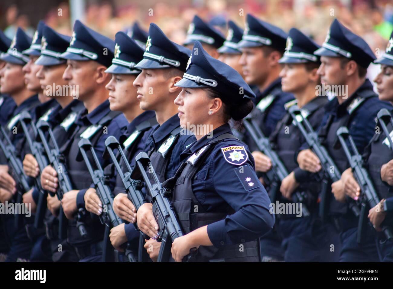 Ukraine, Kiev - 18 août 2021 : police nationale de l'Ukraine. Armée ukrainienne. Secouristes. Le système militaire marche dans le défilé. Mars de la Banque D'Images