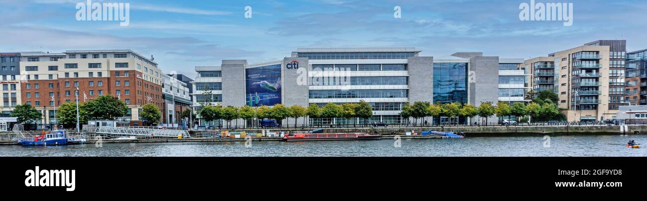 North Wall Quay, zone North Dock de Dublin, Irlande, le long de la rivière Liffey. Il a été largement redéveloppé. Banque D'Images
