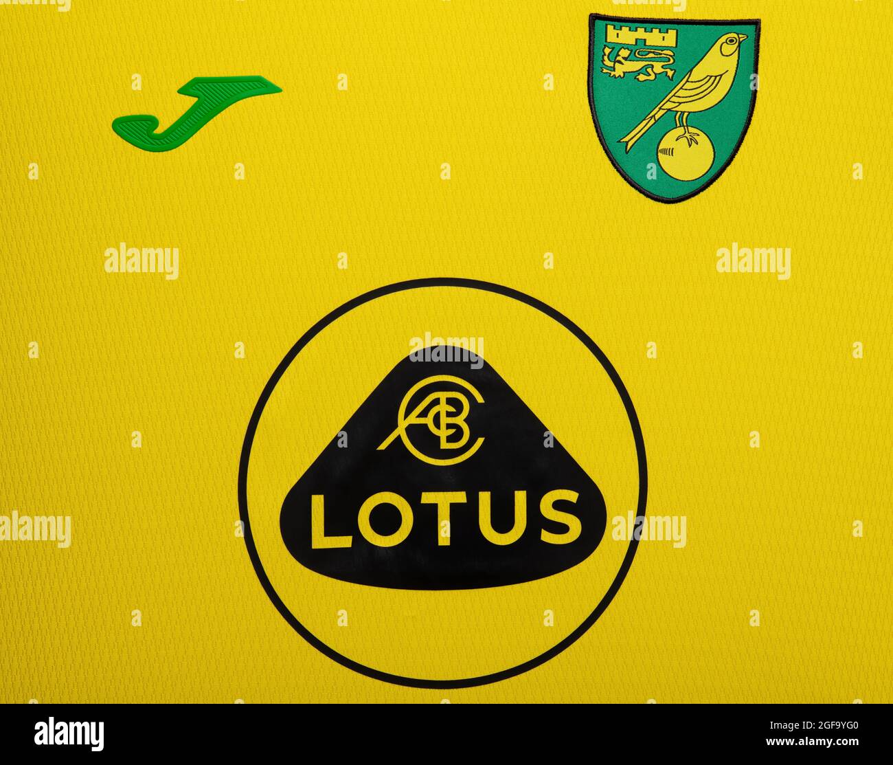 Gros plan sur le kit du club de football de Norwich 2020/21. Banque D'Images