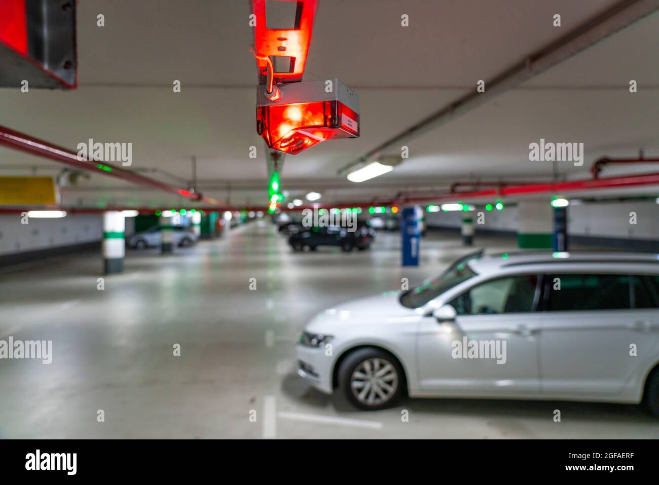 Parking Terres Rouges Belval Parking souterrain voiture Banque de photographies et d’images à haute ...