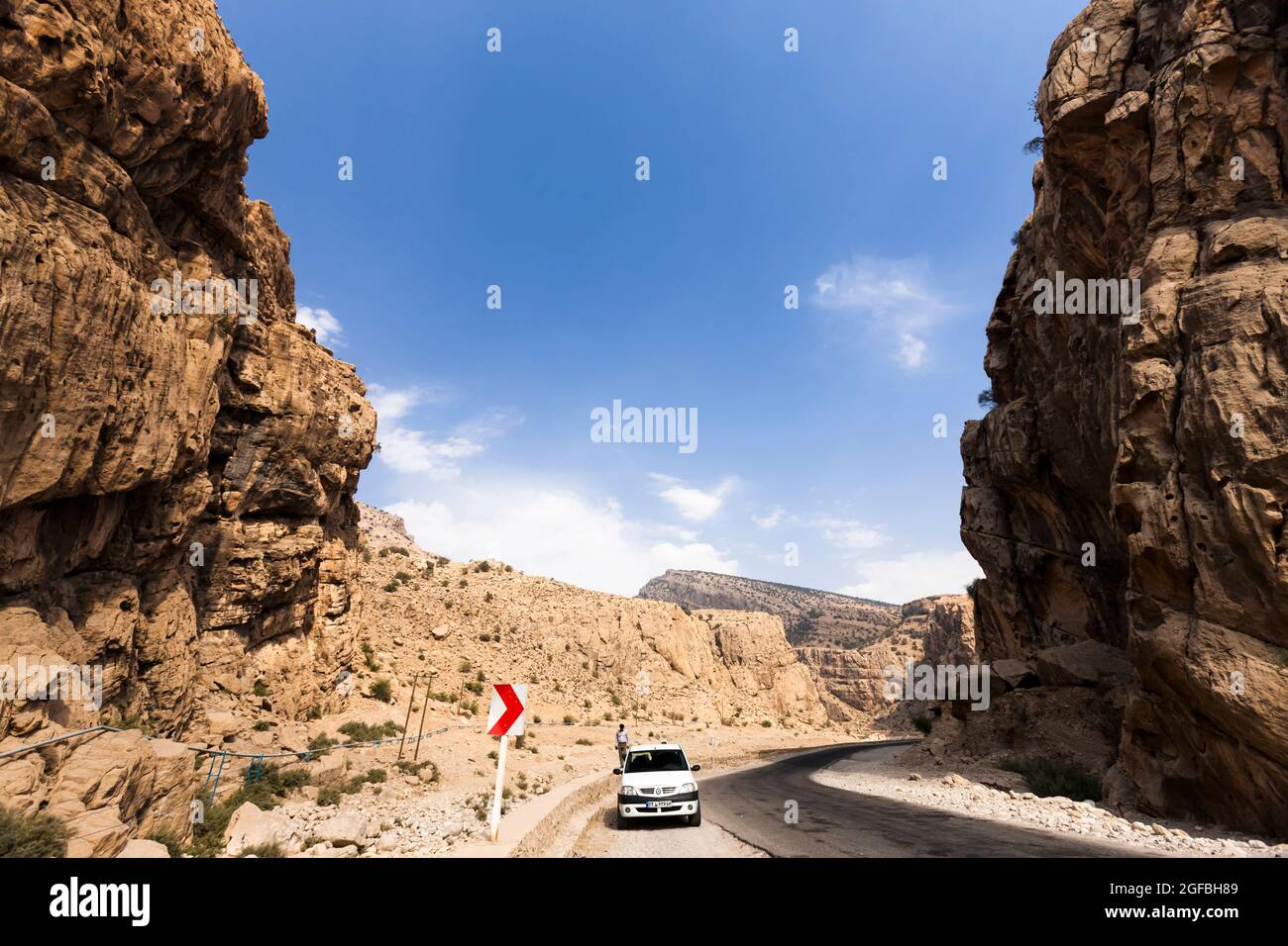 Col de montagne dans les gorges abruptes des montagnes Zagros, près de Zarghamabad, Kohgiluyeh et province de Boyer-Ahmad, Iran, Perse, Asie occidentale, Asie Banque D'Images