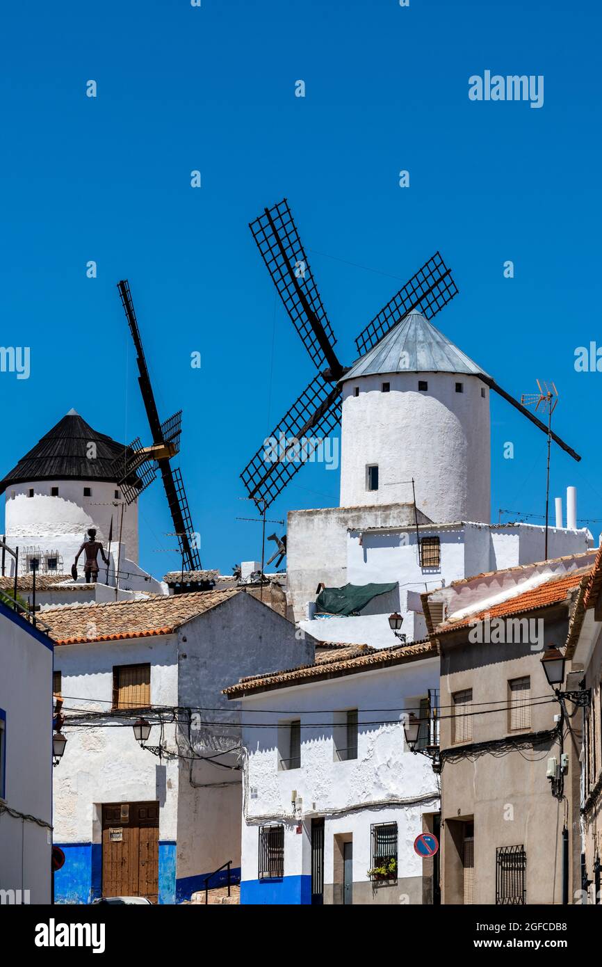 Anciens moulins à vent espagnols, Campo de Criptana, Castilla-la Mancha, Espagne Banque D'Images