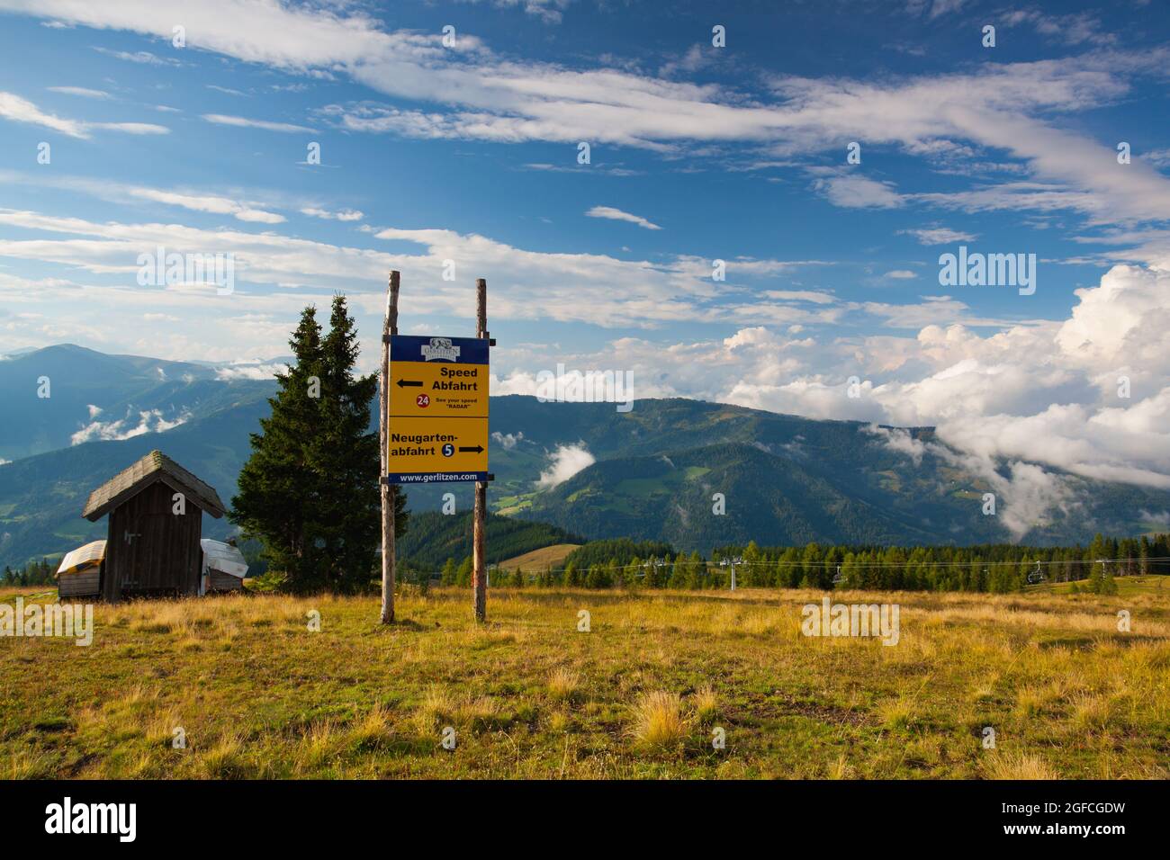 Treffen, Autriche - août 17,2016 : station de ski d'été au sommet de 1.911 M. dans les Alpes de Gerlitzen. Banque D'Images