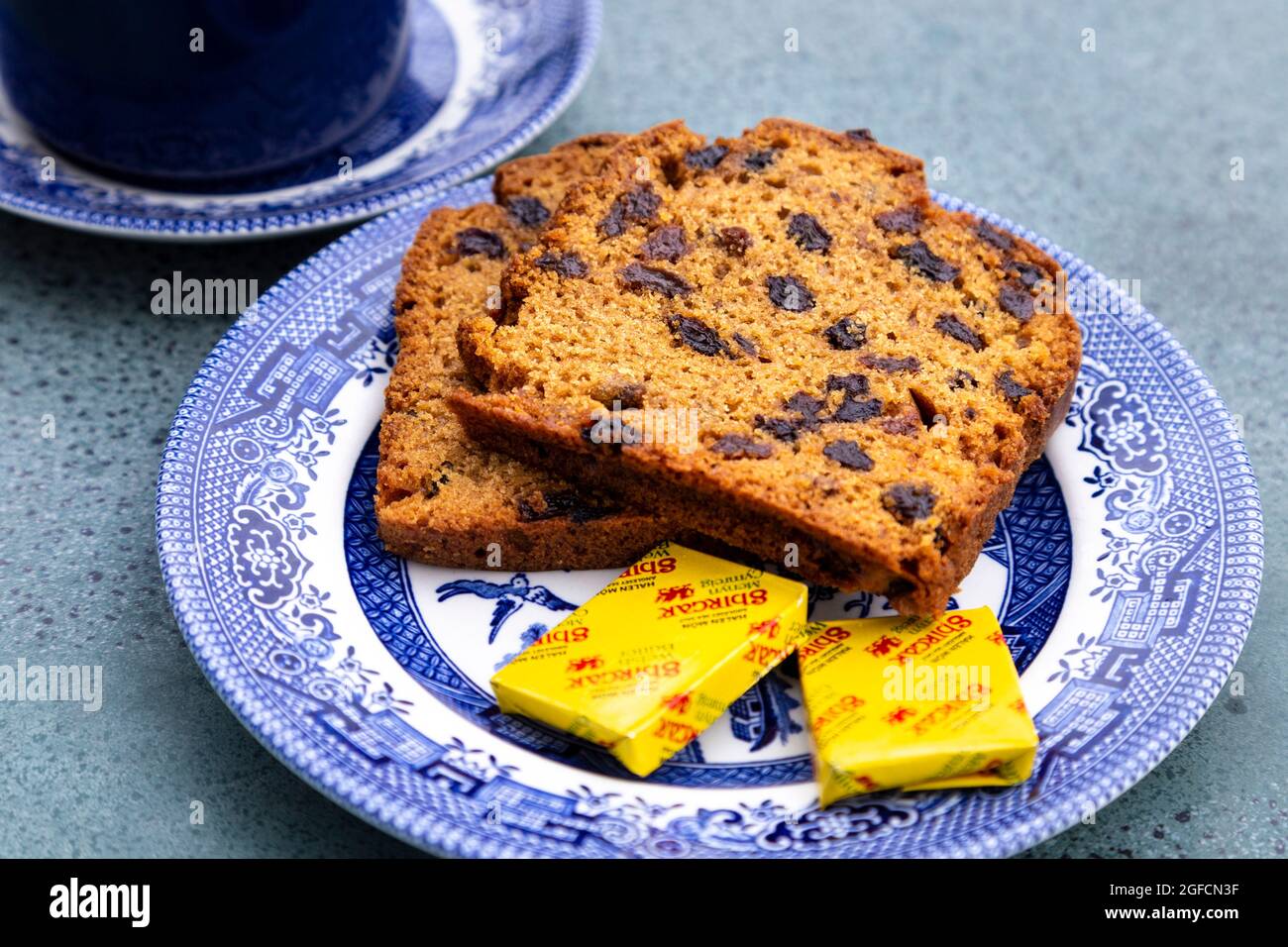 Thé et pain gallois de Bra brit au salon de thé Tyddyn Mawr, MCG Ystradllyn, parc national de Snowdonia, pays de Galles, Royaume-Uni Banque D'Images