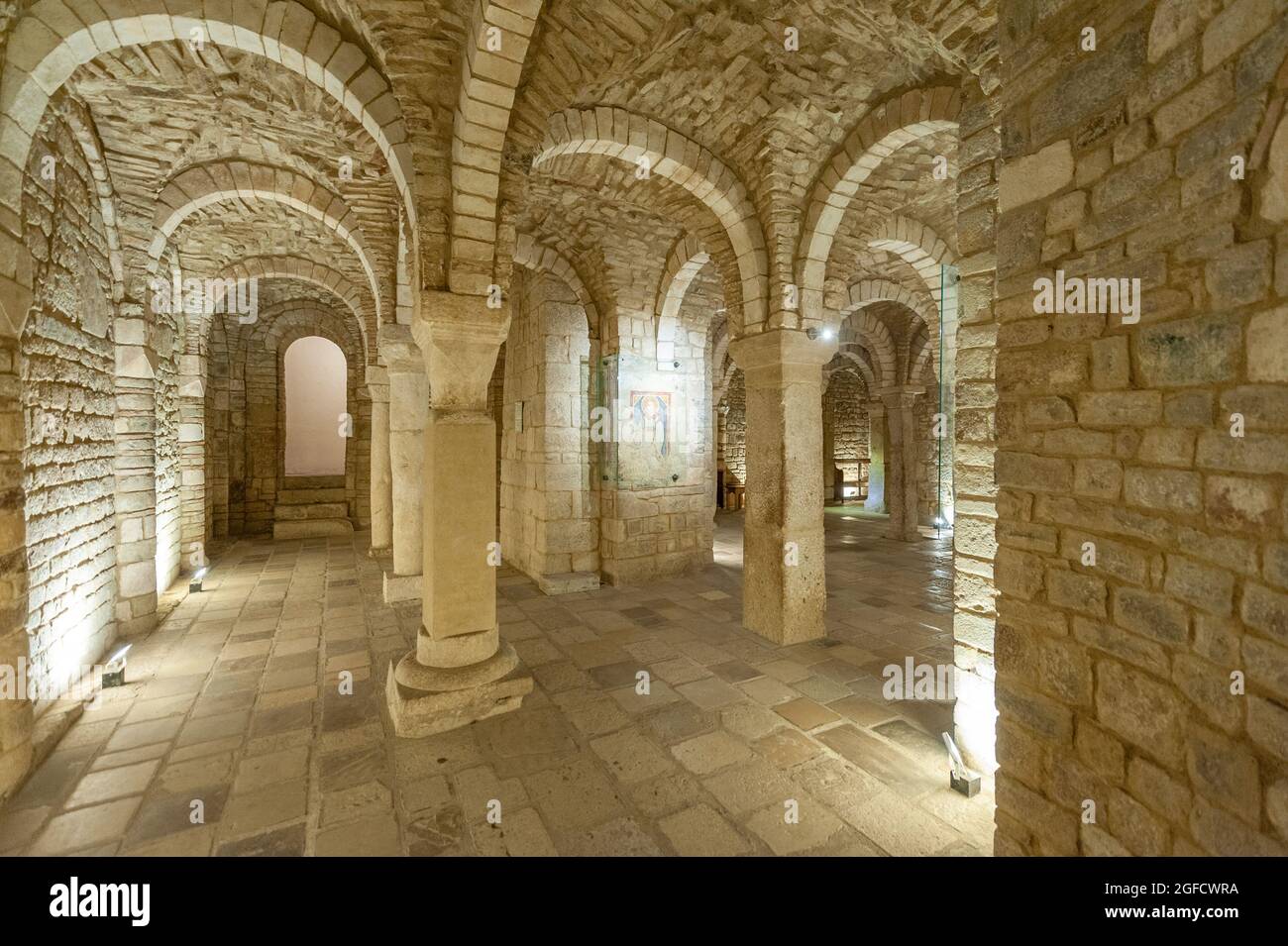 Crypte chrétienne ancienne San Casto, 4ème siècle, Cathédrale de Trivento, colonnes, arches, Fresques de style byzantin Banque D'Images