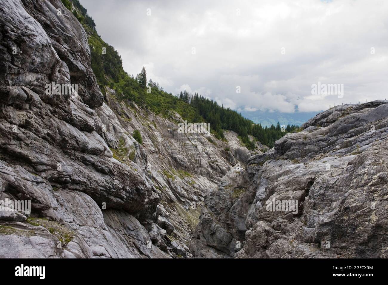 La gorge de la haute Schwarze Lütschine près de sa source au glacier de la haute Grindelwald, Oberland bernois, Suisse Banque D'Images