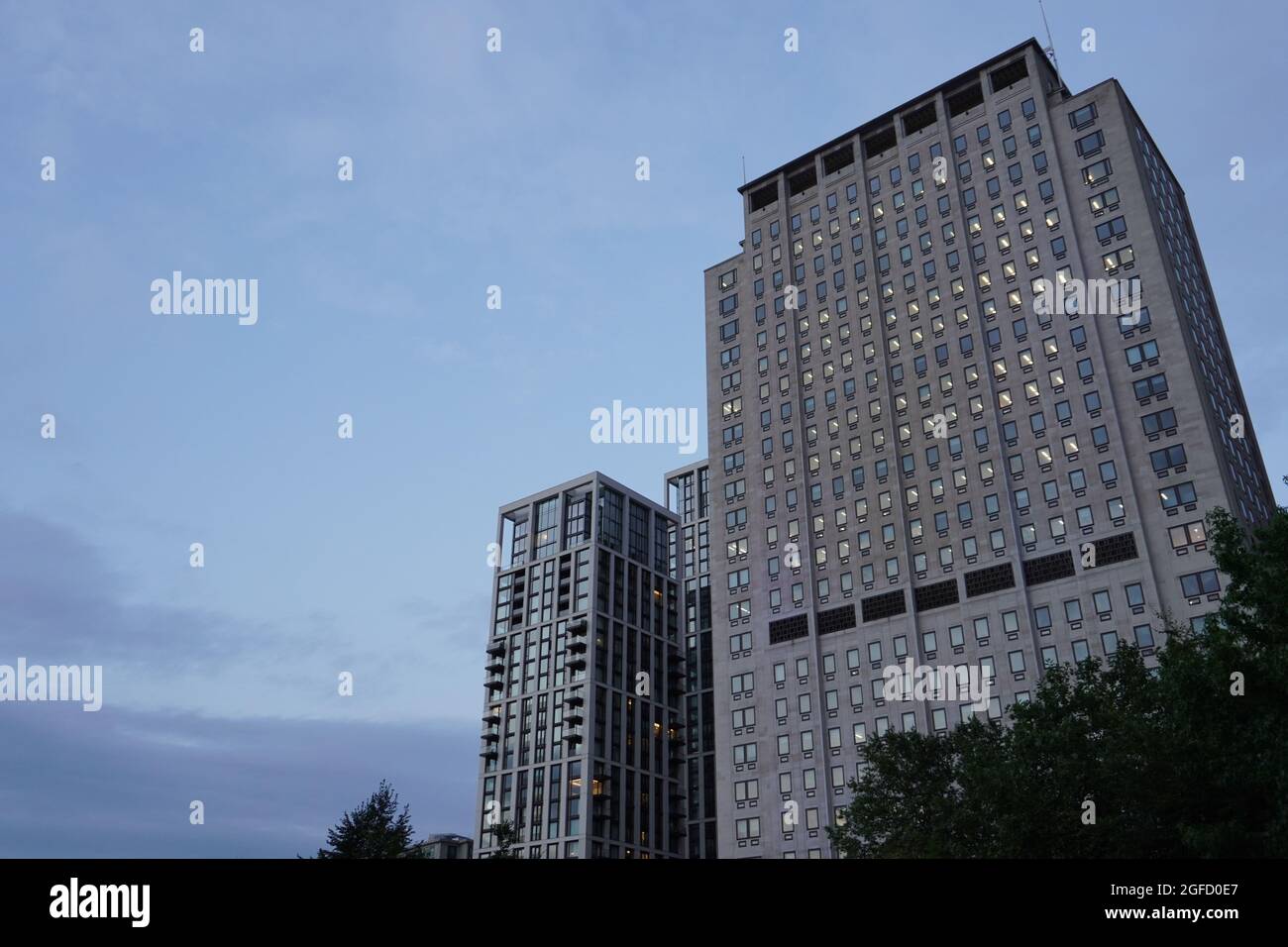 Shell UK HQ à Londres, prise à la tombée de la nuit des jardins Jubilee Banque D'Images