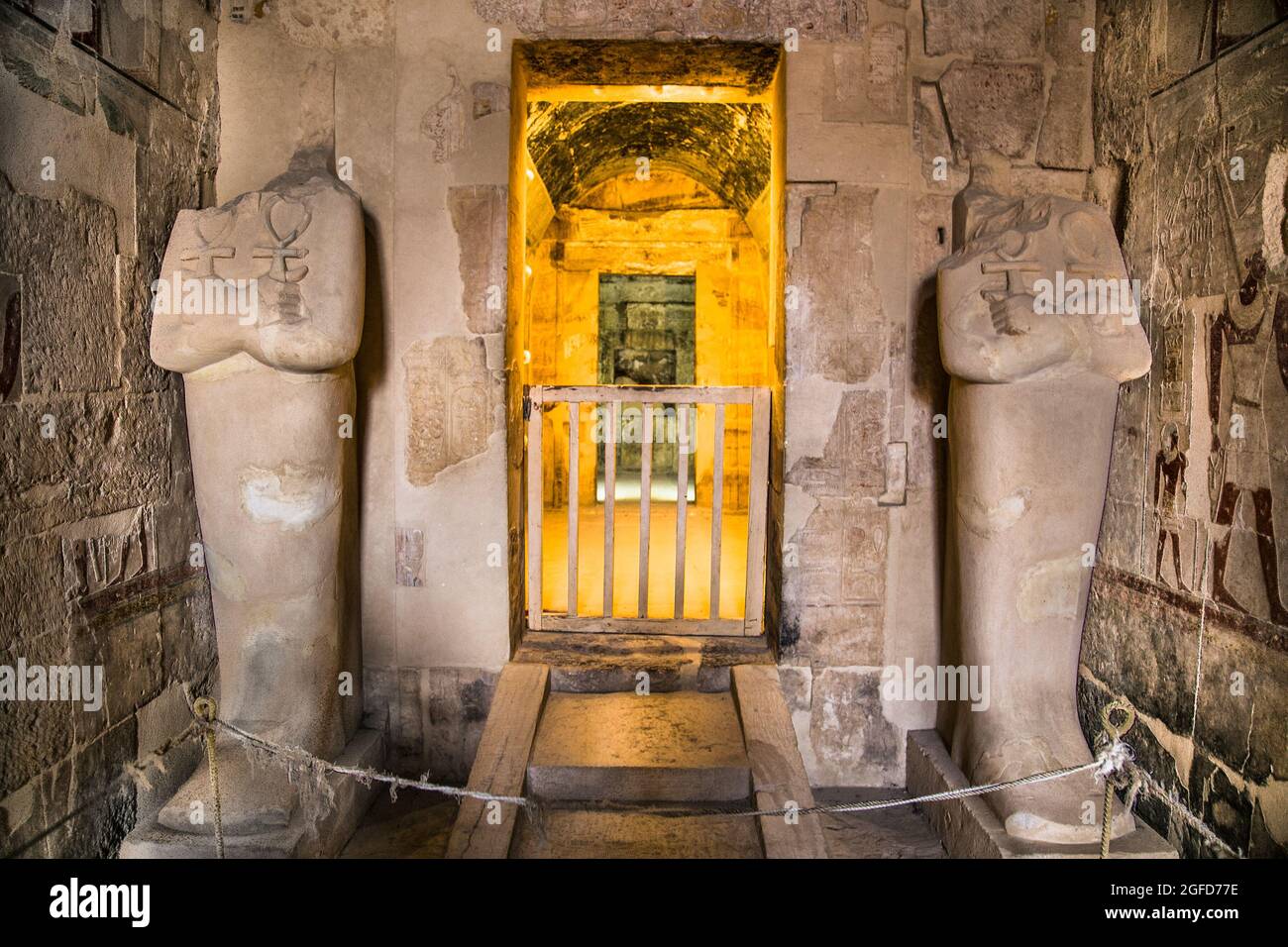 Louxor, Égypte - 28 janvier 2020 : Temple de Hatshepsut, Louxor. Le temple mortuaire de Hatshepsut, également connu sous le nom de Djeser-Djeseru est un temple mortuaire de Banque D'Images