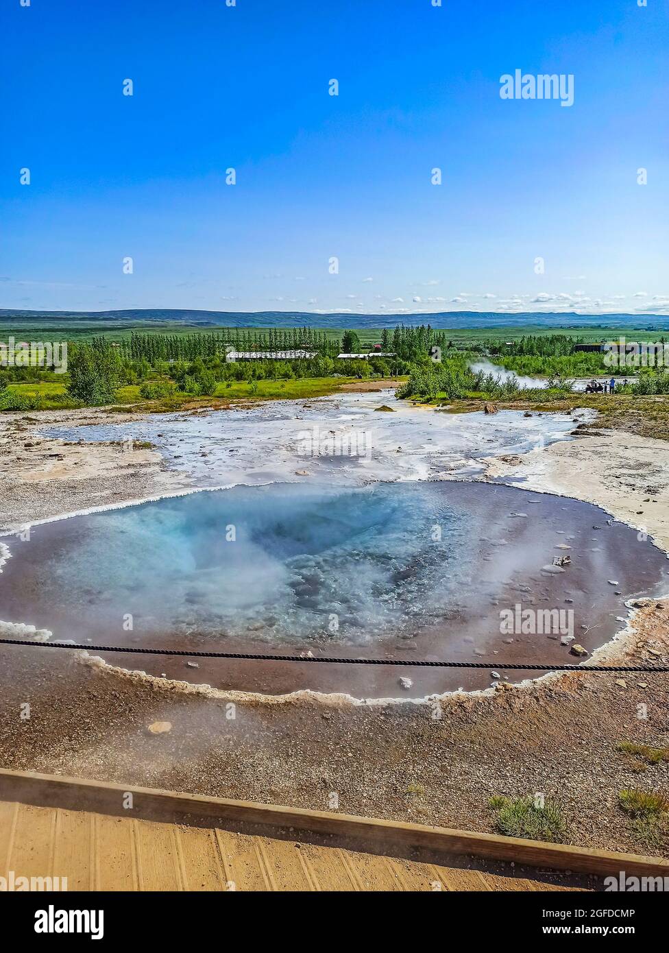 Geysir, parfois connu sous le nom de Grand Geysir, est un geyser dans le sud-ouest de l'Islande. C'était le premier geyser décrit dans une source imprimée et le premier k Banque D'Images