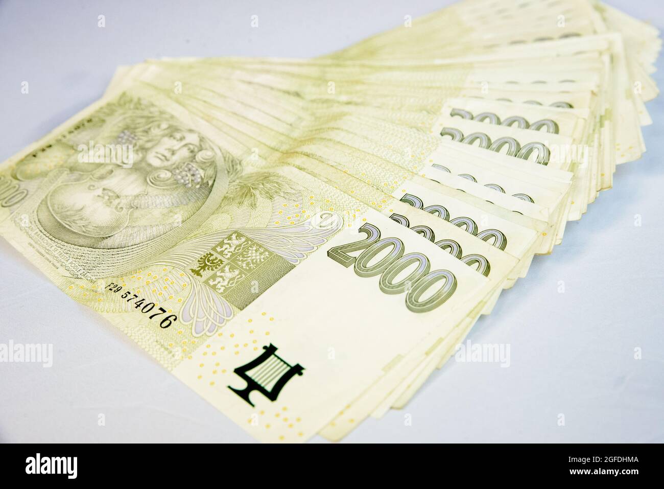 Cent mille couronnes dans deux mille billets. (Photo CTK/Tomas Pekny) Banque D'Images